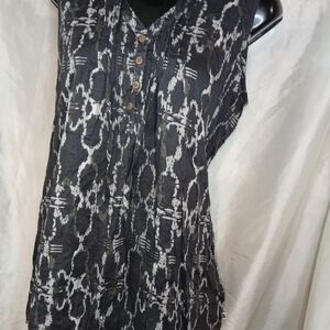 The North Face Black and White Patterned Blouse